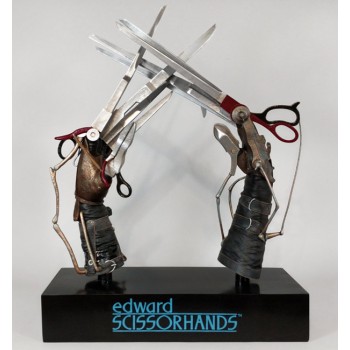 Edward’s Scissorhands prop replica 61 cm